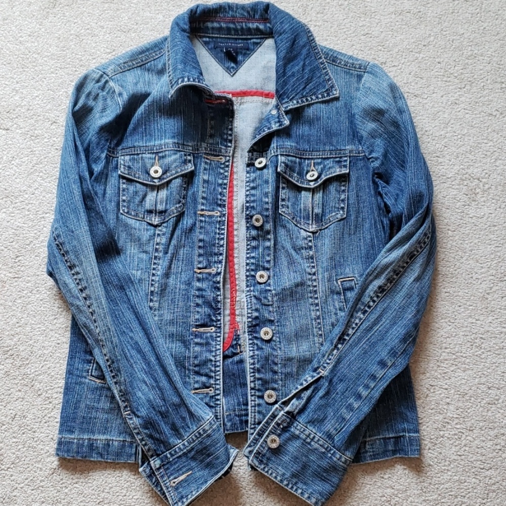 Like new Tommy Hilfiger Jean jacket size small